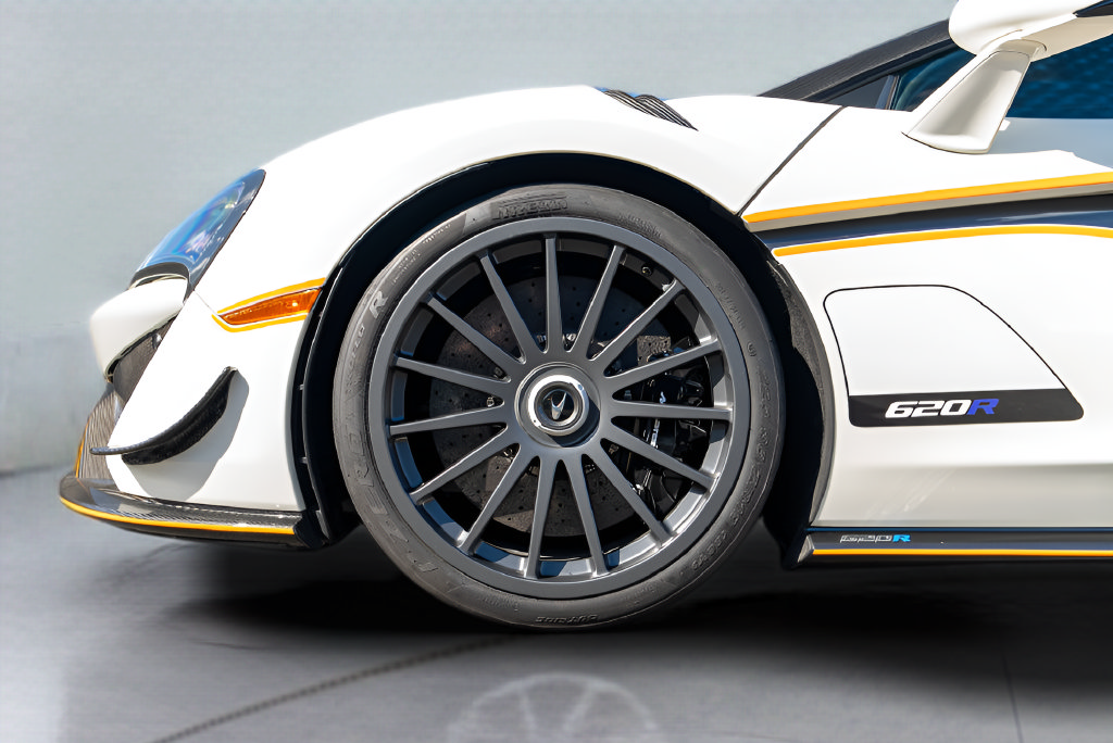 Used 2020 McLaren 620R RWD image 28