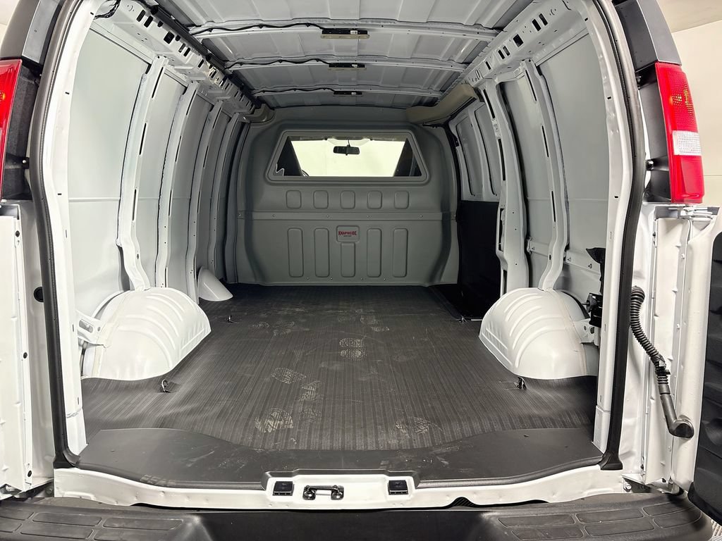 New 2026 GMC Savana 2500 w/ Driver Convenience Package RWD image 20