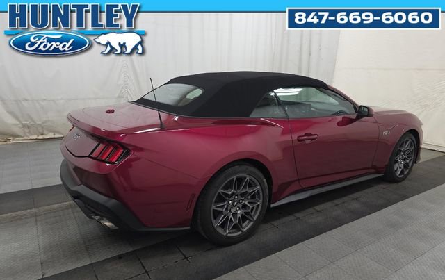 Used 2025 Ford Mustang GT Premium w/ GT Performance Package RWD image 4