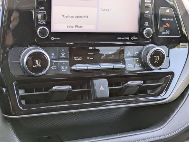 Used 2021 Toyota Highlander LE image 17