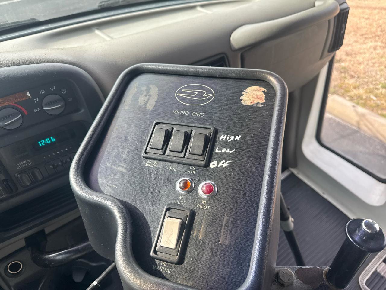 Used 1999 Chevrolet Express 3500 RWD image 16