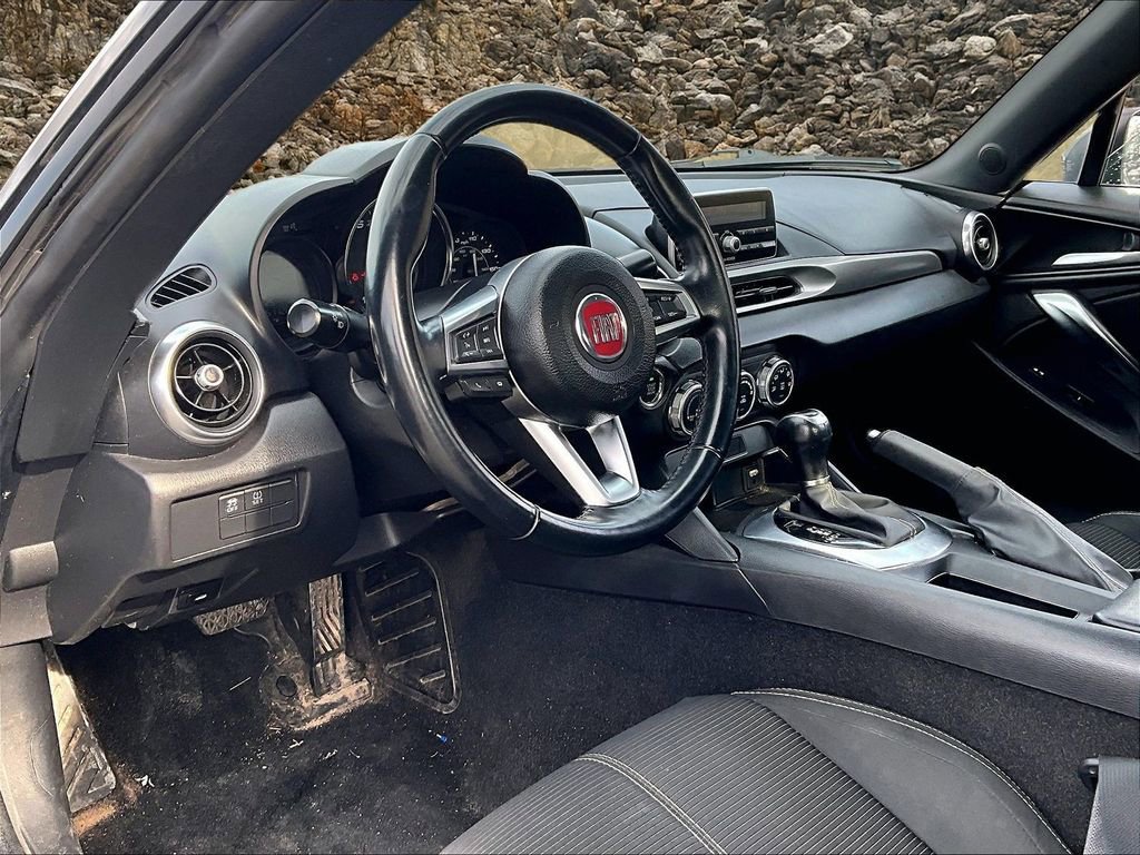 Used 2018 FIAT 124 Spider Classica image 12