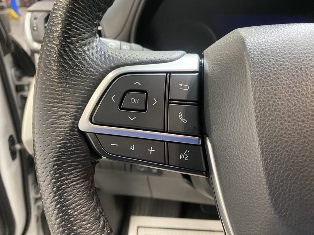 Used 2022 Toyota Sienna Limited image 31
