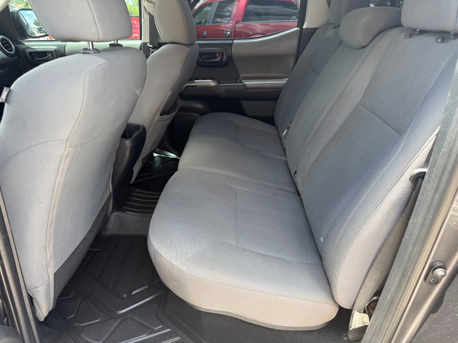 Used 2018 Toyota Tacoma SR5 AWD/4WD image 14