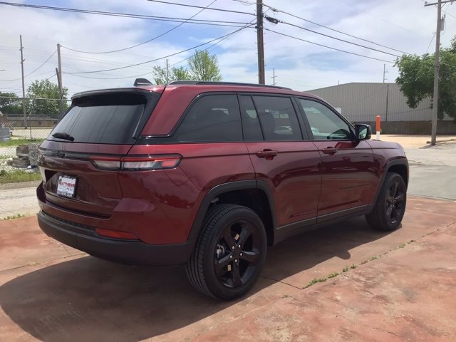 New 2025 Jeep Grand Cherokee Altitude image 6