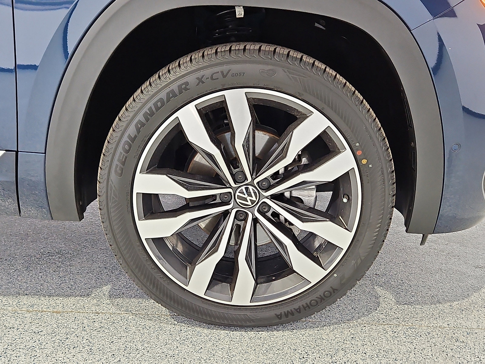 Certified 2022 Volkswagen Atlas SEL Premium image 5