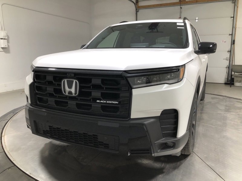 New 2026 Honda Pilot Black Edition image 3