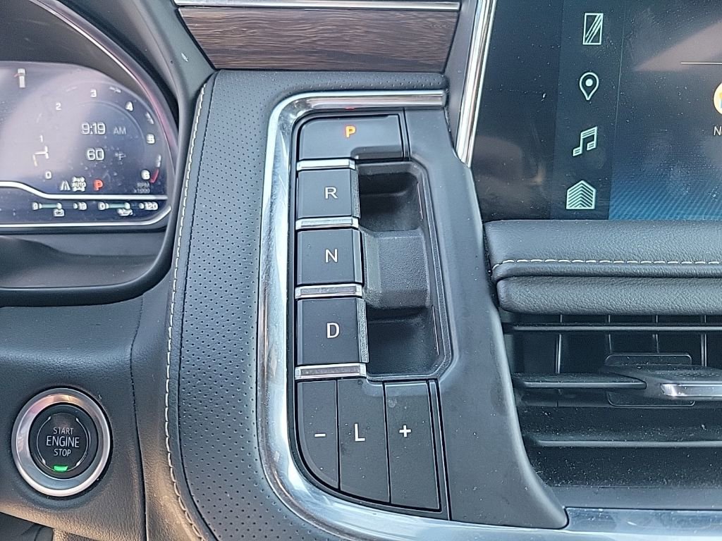 Used 2024 Chevrolet Suburban Premier AWD/4WD image 22