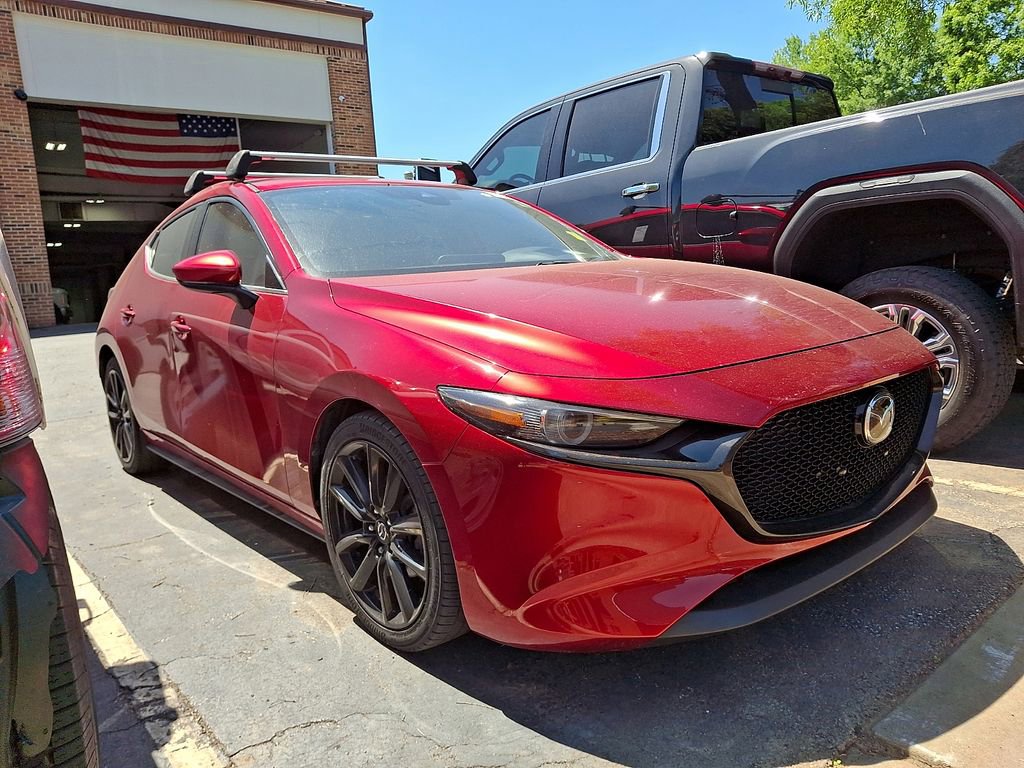 Used 2019 MAZDA MAZDA3 Hatchback w/ Premium Package FWD image 2