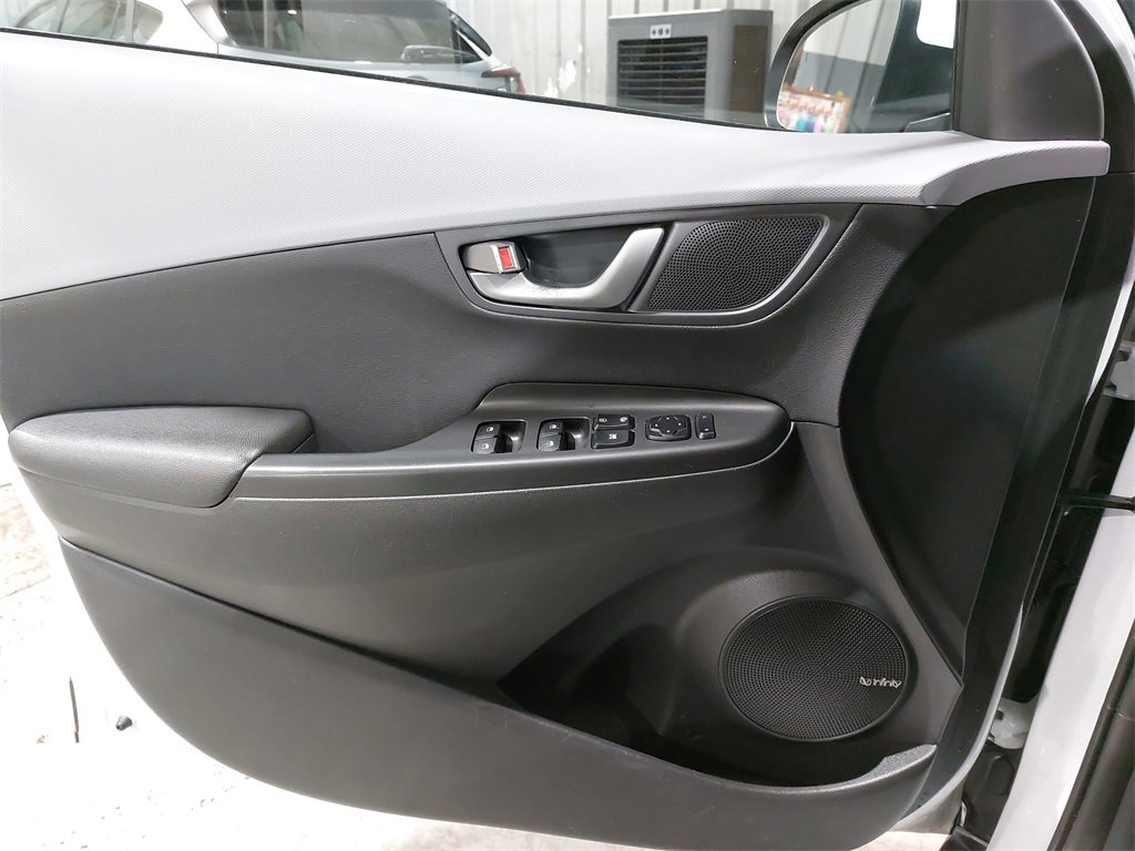 Used 2020 Hyundai Kona Limited image 28