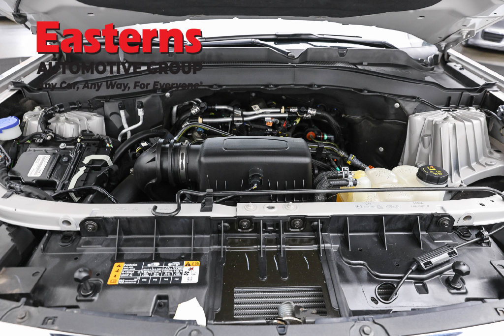 Used 2023 Ford Explorer XLT AWD/4WD image 8