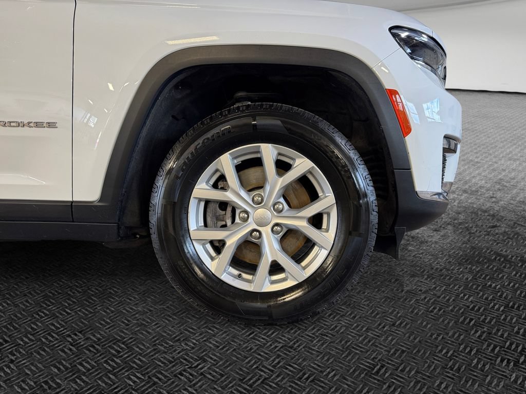 Used 2023 Jeep Grand Cherokee L Limited AWD/4WD image 11