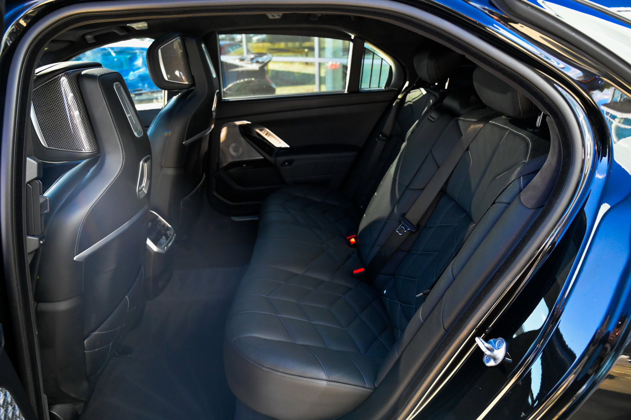 Used 2023 BMW 760i xDrive w/ Executive Package image 36