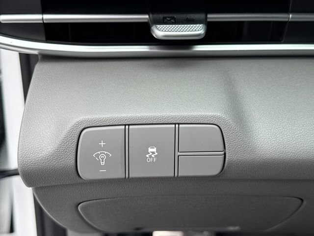 New 2026 Hyundai Elantra Sport FWD image 23