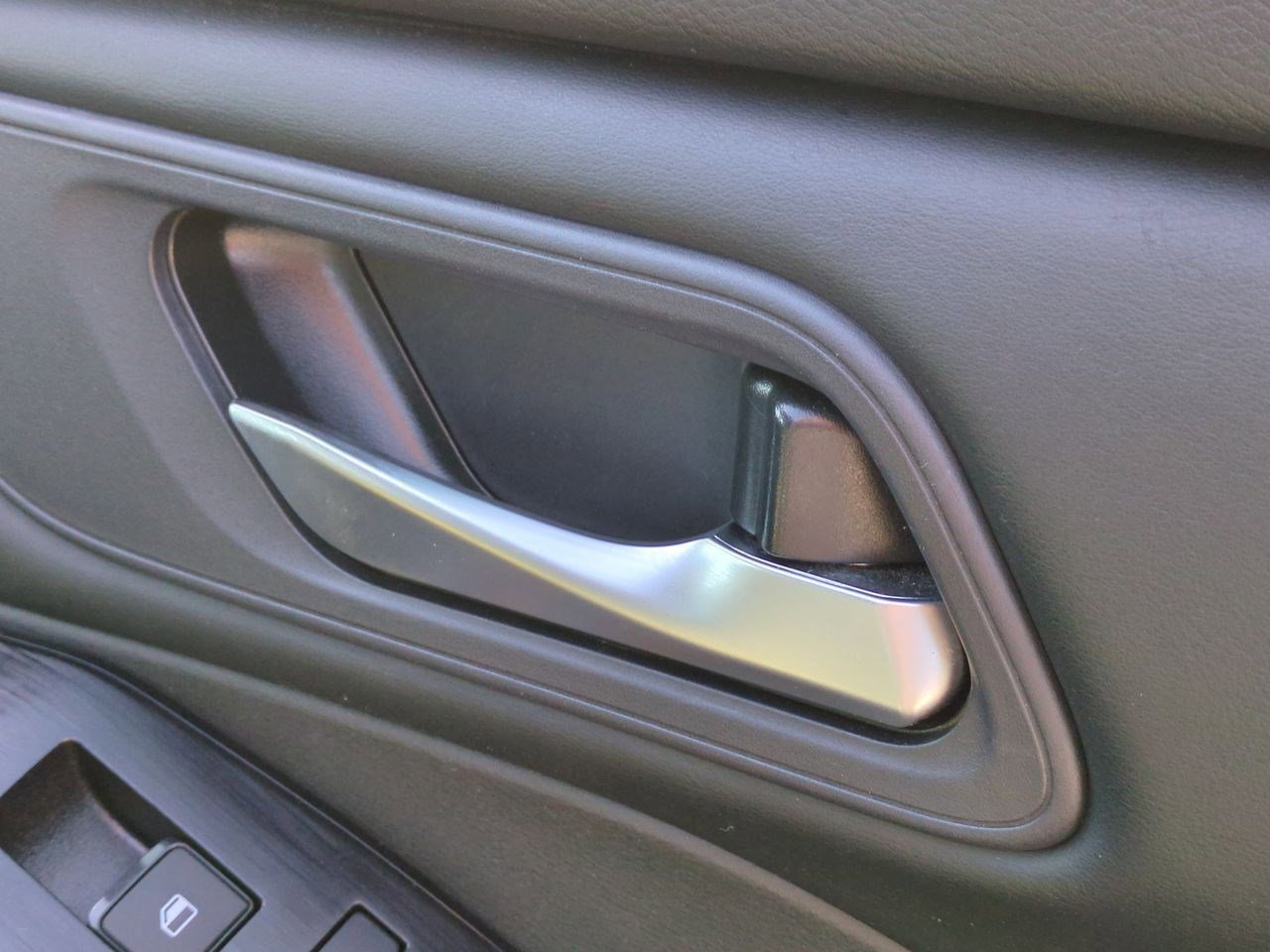 Certified 2024 Nissan Rogue SV image 36