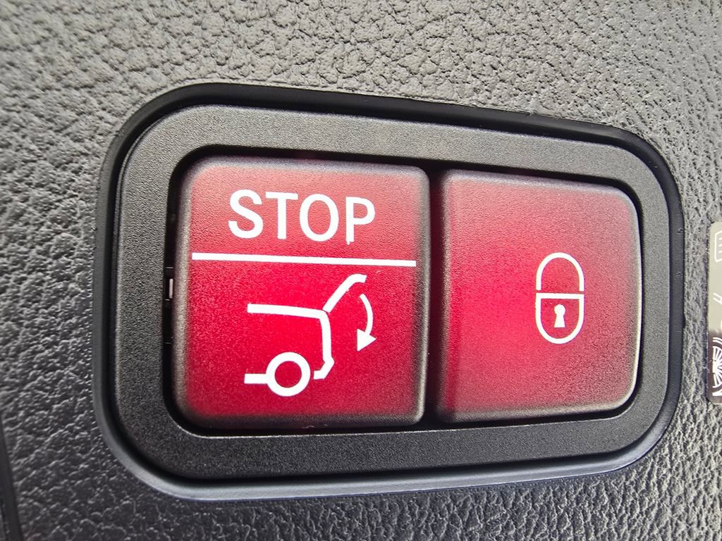 New 2026 Mercedes-Benz GLE 53 AMG 4MATIC Coupe image 18