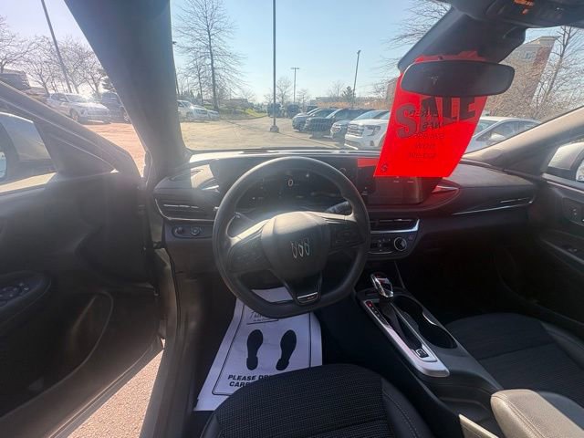 Certified 2024 Buick Envista Preferred w/ Advanced Safety Package image 9