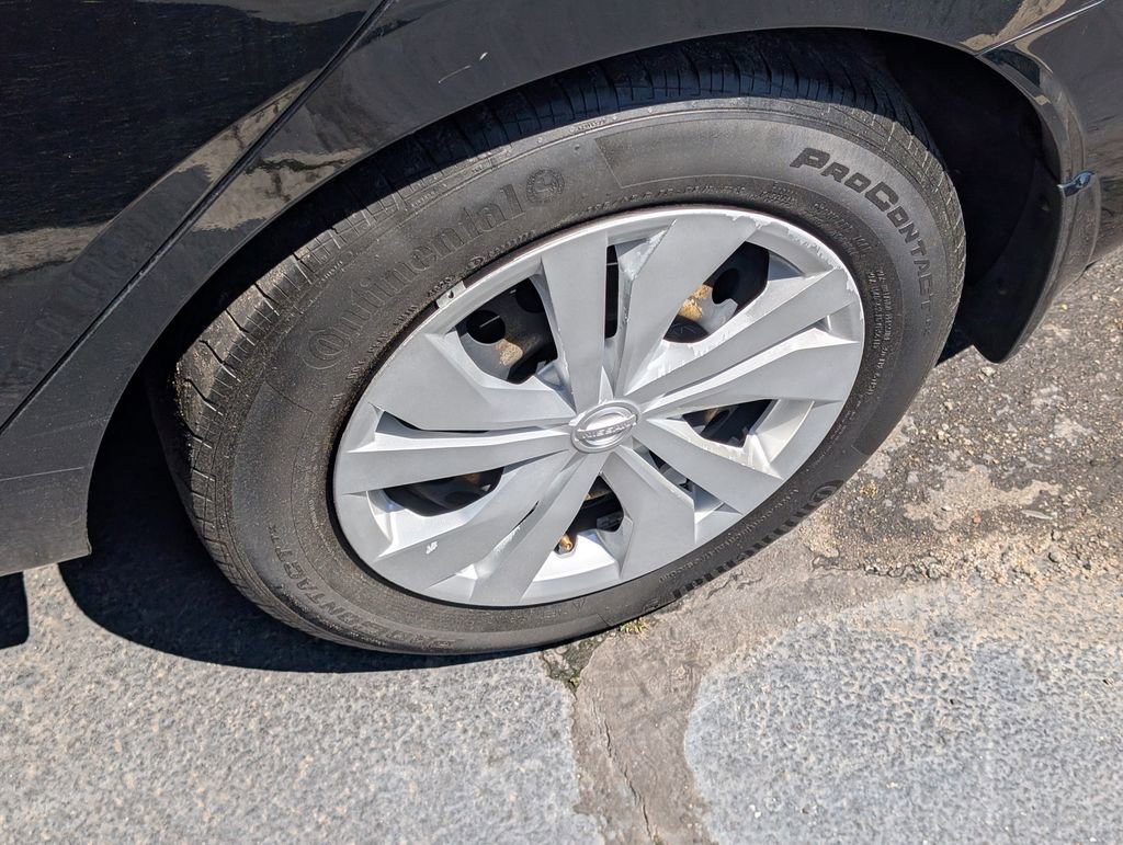 Used 2021 Nissan Versa S FWD image 19