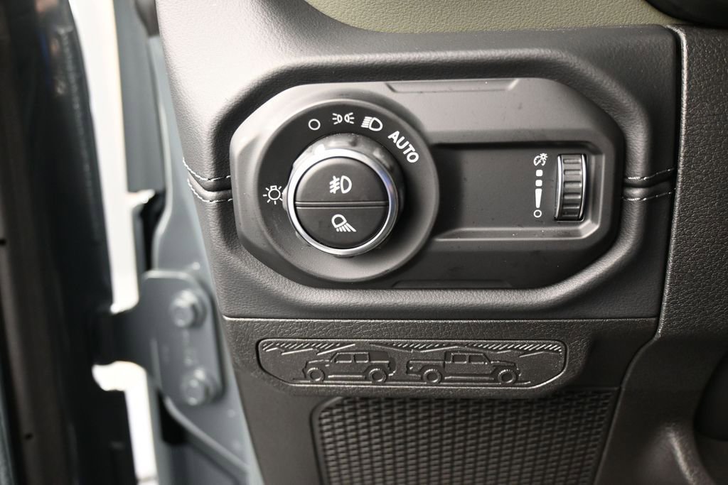 Used 2026 Jeep Gladiator Mojave AWD/4WD image 36