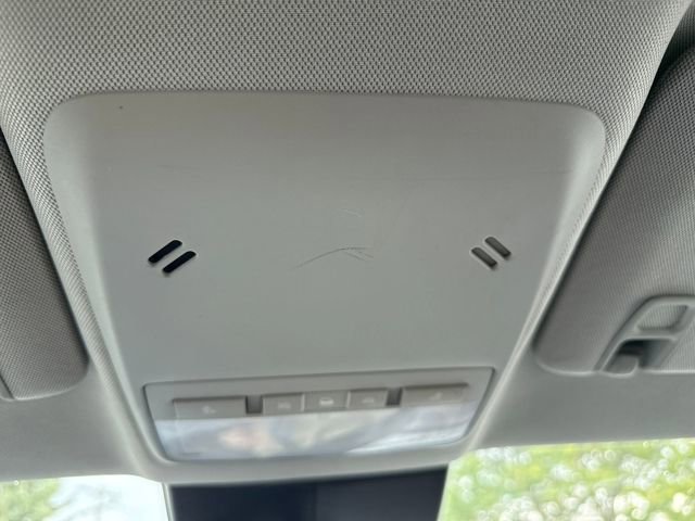 Used 2022 Chevrolet Trax LT w/ LT Convenience Package image 36