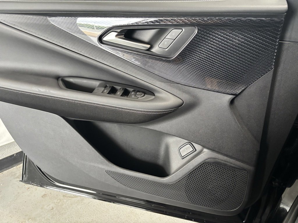 New 2025 Chevrolet Blazer EV LT image 10