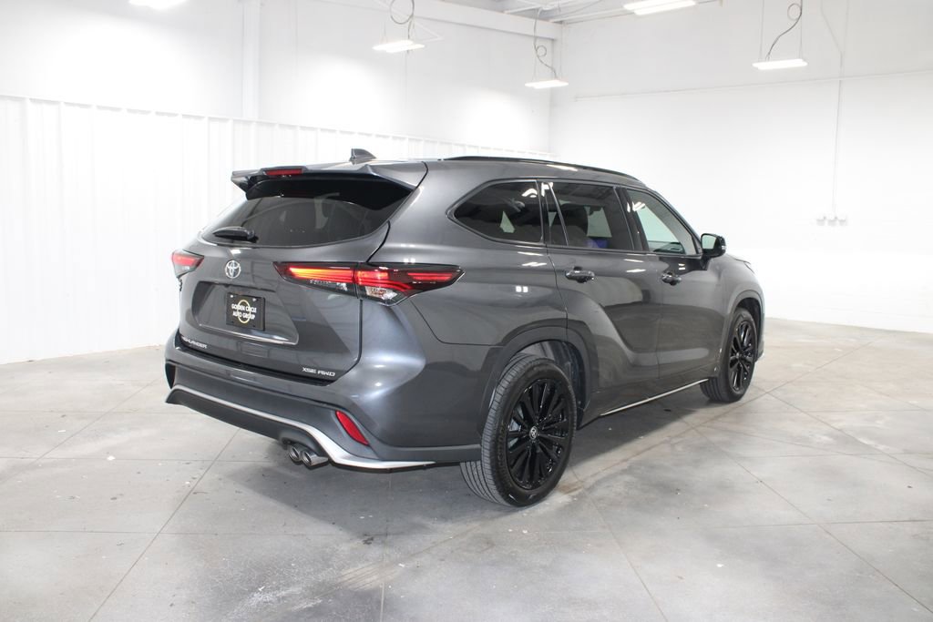 Used 2025 Toyota Highlander XSE image 9