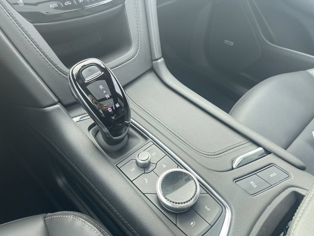 Certified 2024 Cadillac XT6 Premium Luxury w/ LPO, Floor Liner Package AWD/4WD image 34