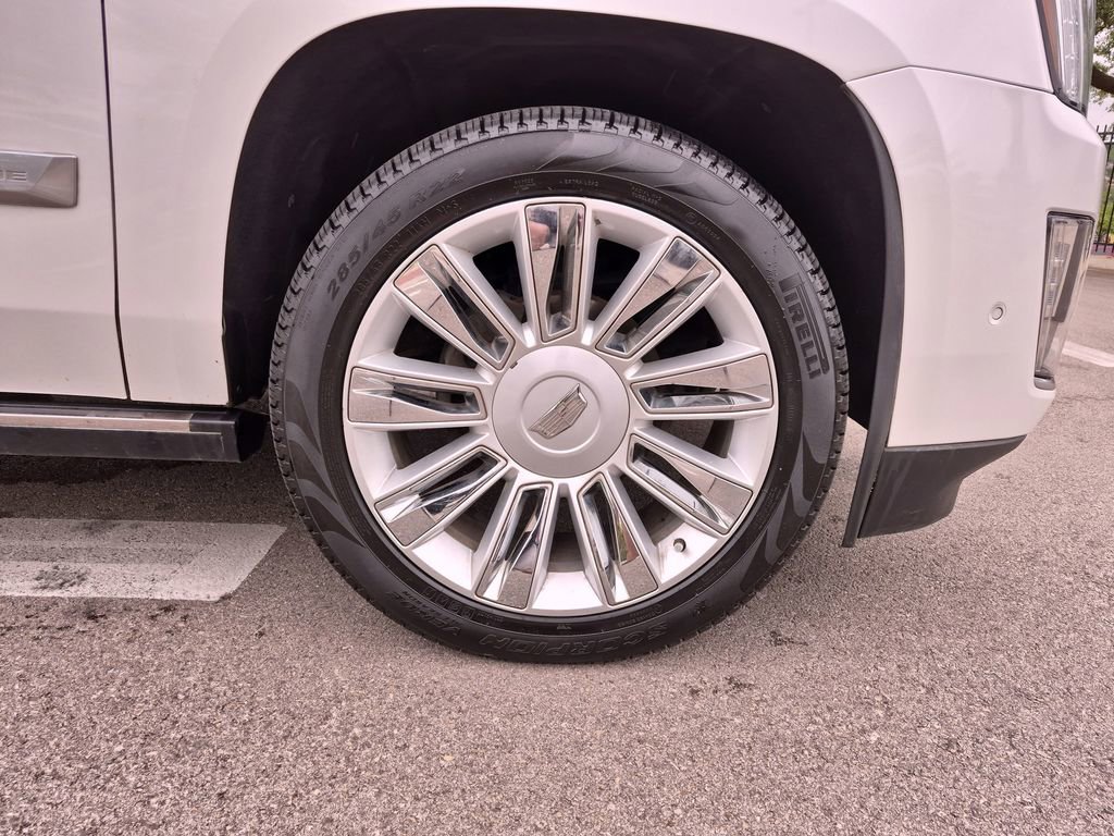 Used 2018 Cadillac Escalade Platinum AWD/4WD image 15