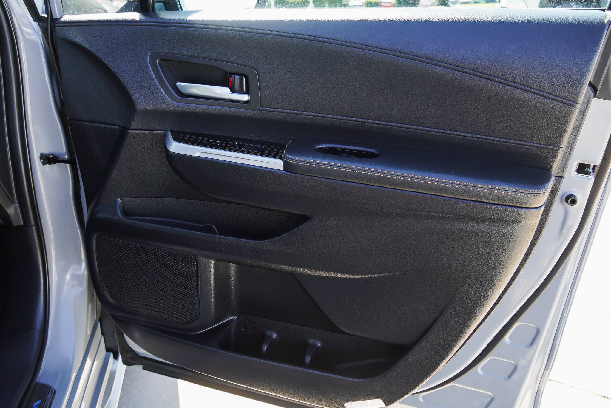Certified 2025 Toyota Sienna XLE Woodland Edition AWD/4WD image 28