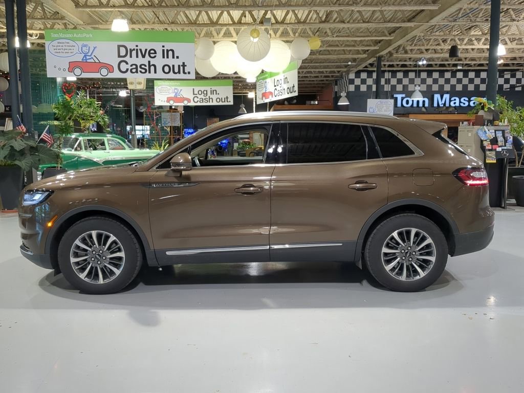 Used 2022 Lincoln Nautilus AWD w/ Premium Package image 11