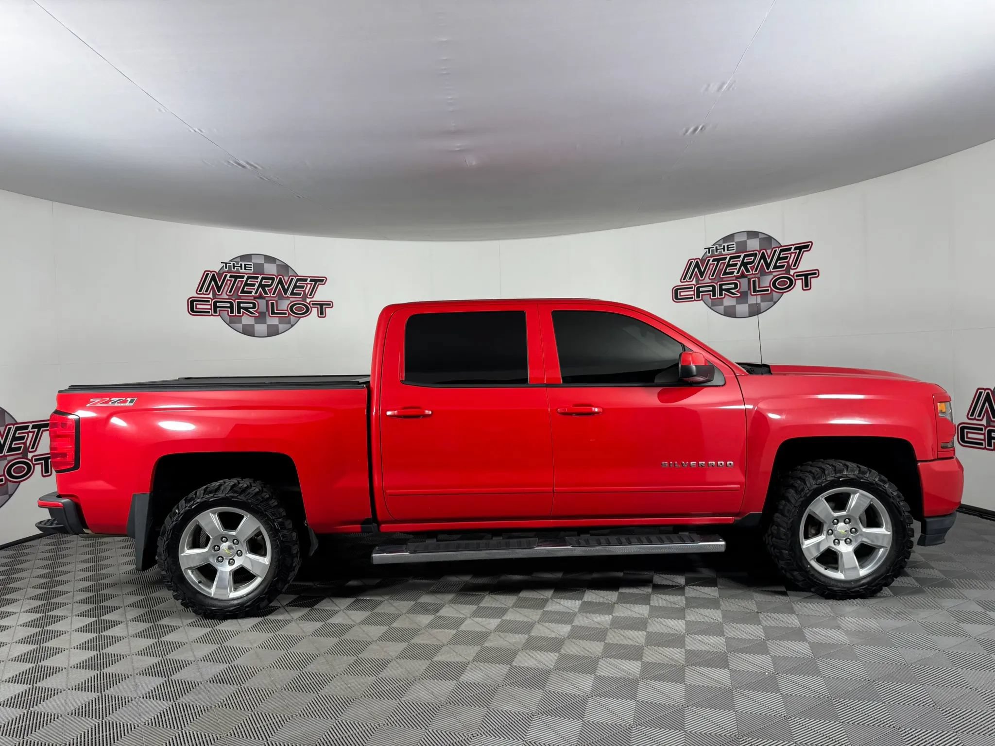 Used 2018 Chevrolet Silverado 1500 LT w/ All Star Edition AWD/4WD image 8