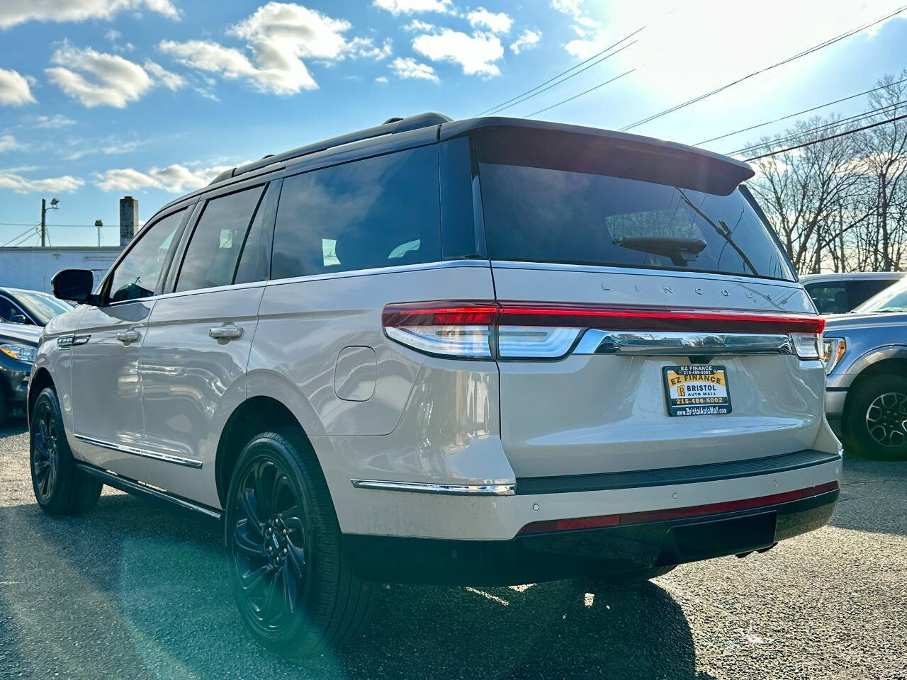 Used 2023 Lincoln Navigator Reserve image 5