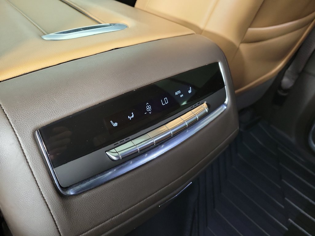 Used 2021 Cadillac Escalade Sport RWD image 17