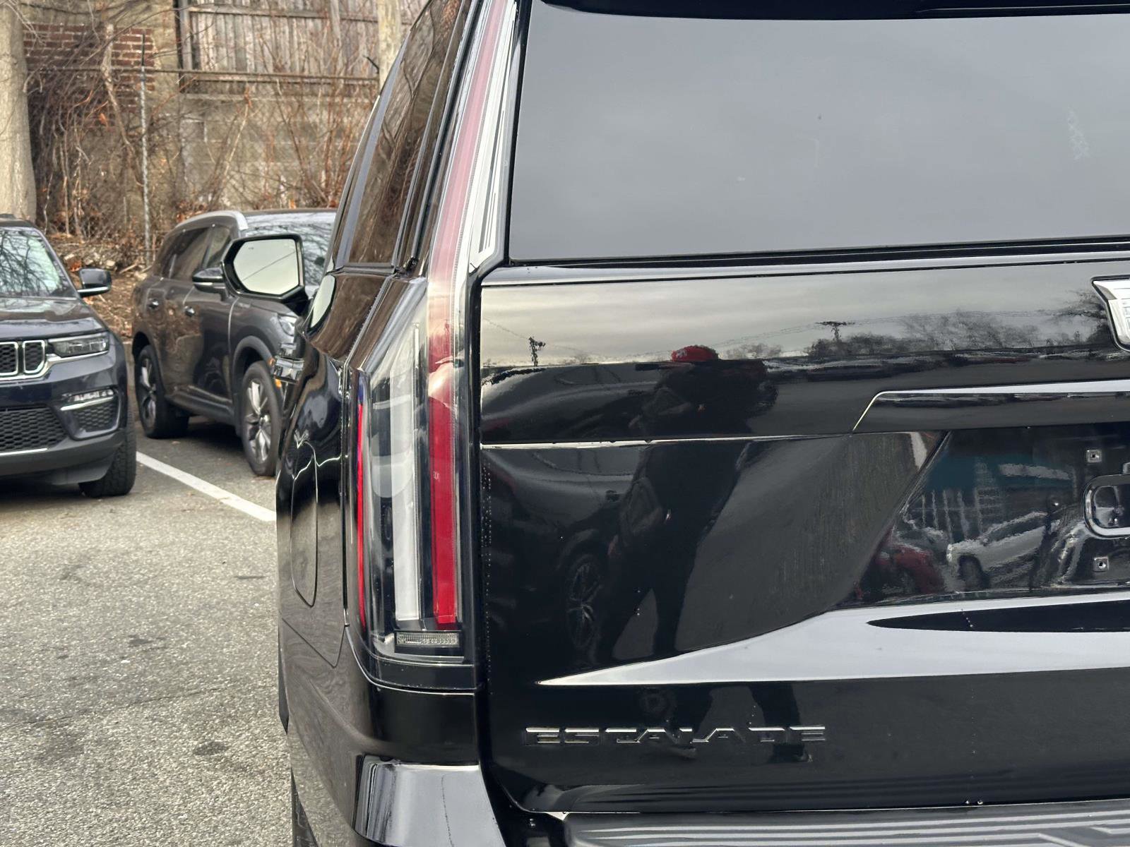 Used 2025 Cadillac Escalade Sport Platinum w/ LPO, ONYX Package image 11