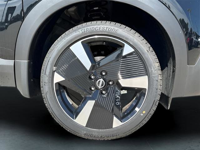 New 2025 Nissan Kicks SR w/ Illumination Package image 3