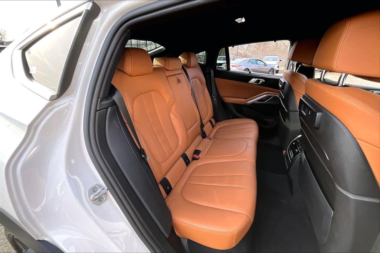 Used 2022 BMW X6 xDrive40i w/ Executive Package image 20