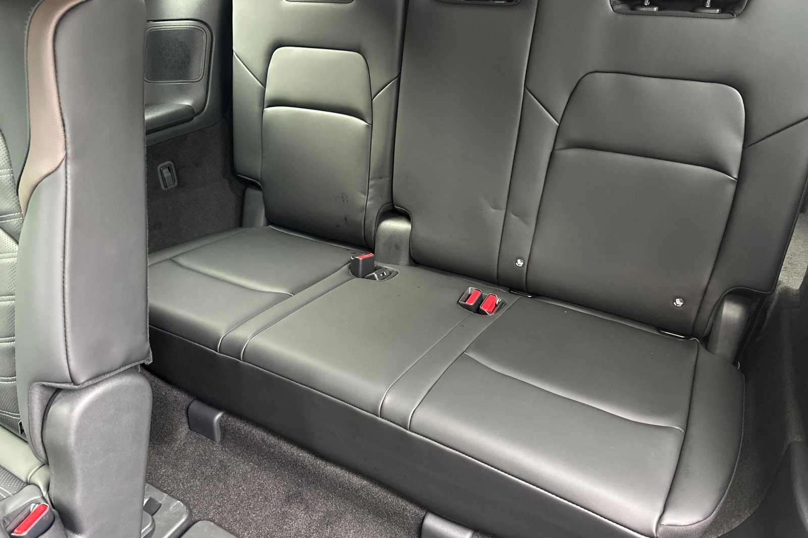 New 2025 Nissan Pathfinder Platinum w/ Black Appearance Package image 18