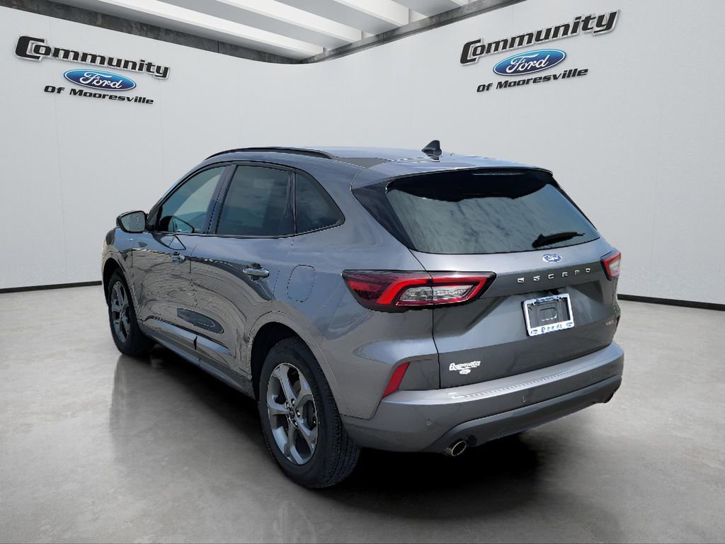 Used 2023 Ford Escape ST-Line w/ Tech Pack #1 AWD/4WD image 9