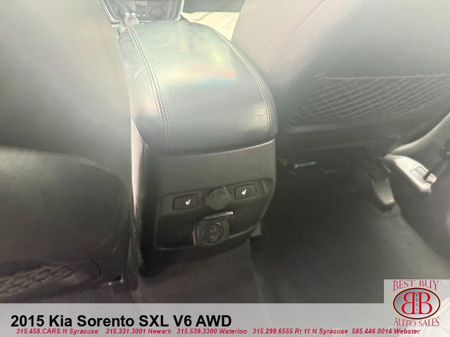 Used 2015 Kia Sorento SX image 13