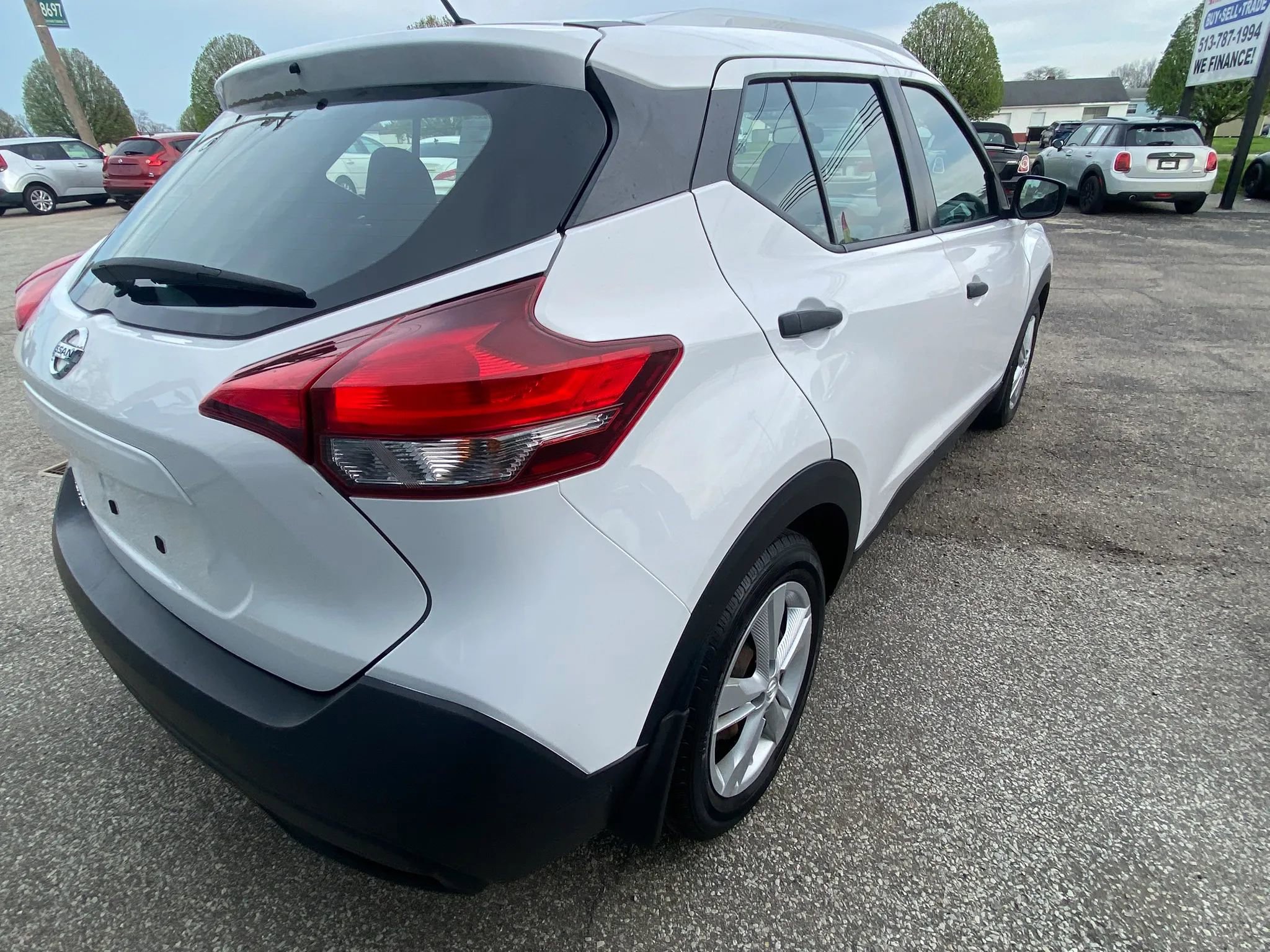 Used 2018 Nissan Kicks S FWD image 5
