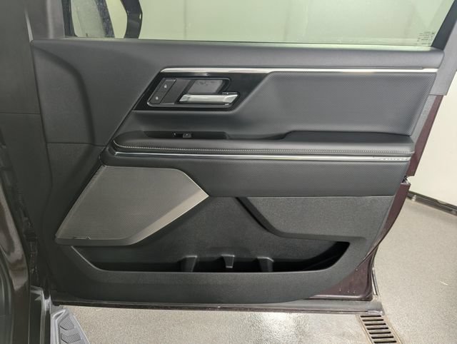 Used 2025 GMC Sierra EV Denali AWD/4WD image 21