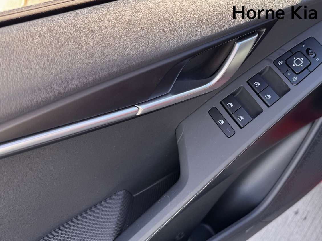 New 2026 Kia Niro LX image 10