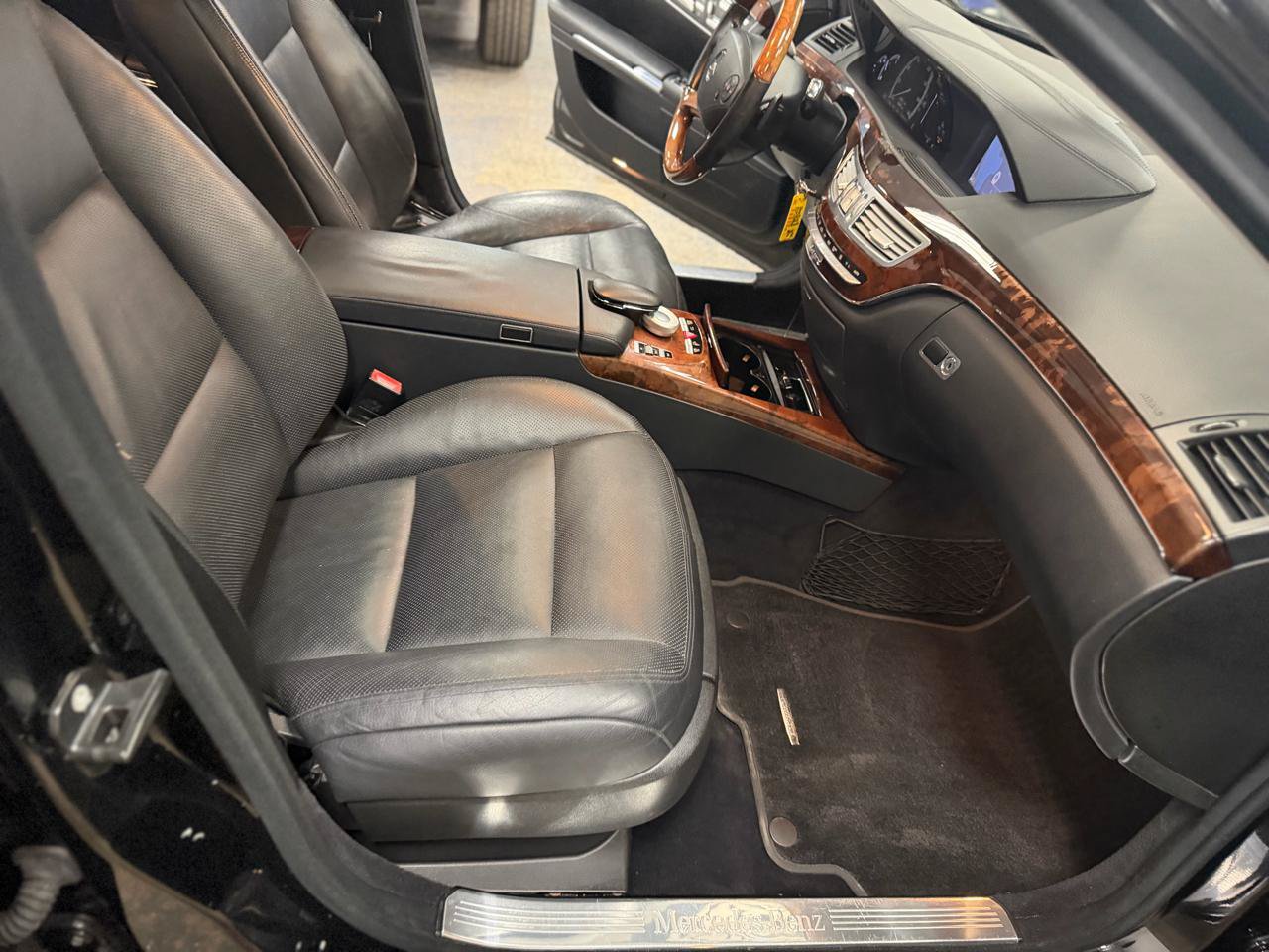 Used 2010 Mercedes-Benz S 550 4MATIC image 29