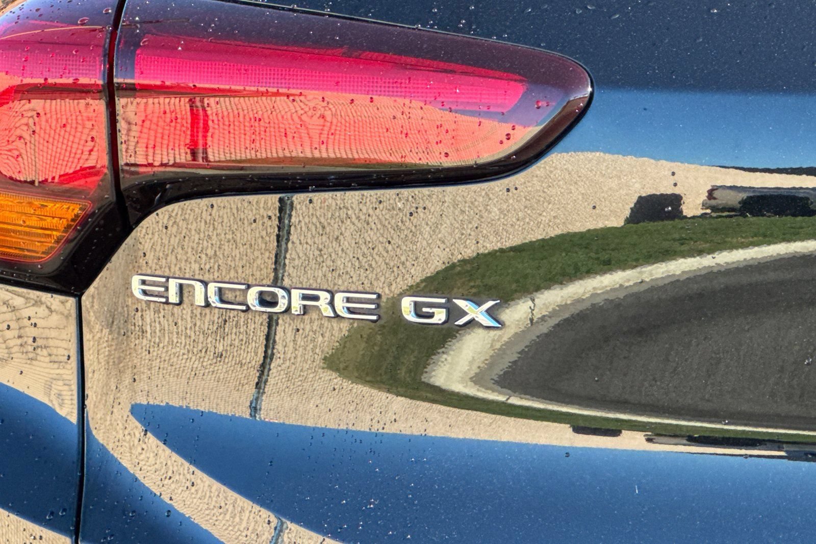 Certified 2024 Buick Encore GX Preferred FWD image 28