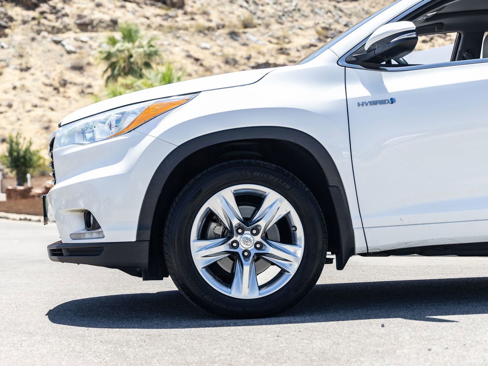 Used 2015 Toyota Highlander Limited Platinum AWD/4WD image 2