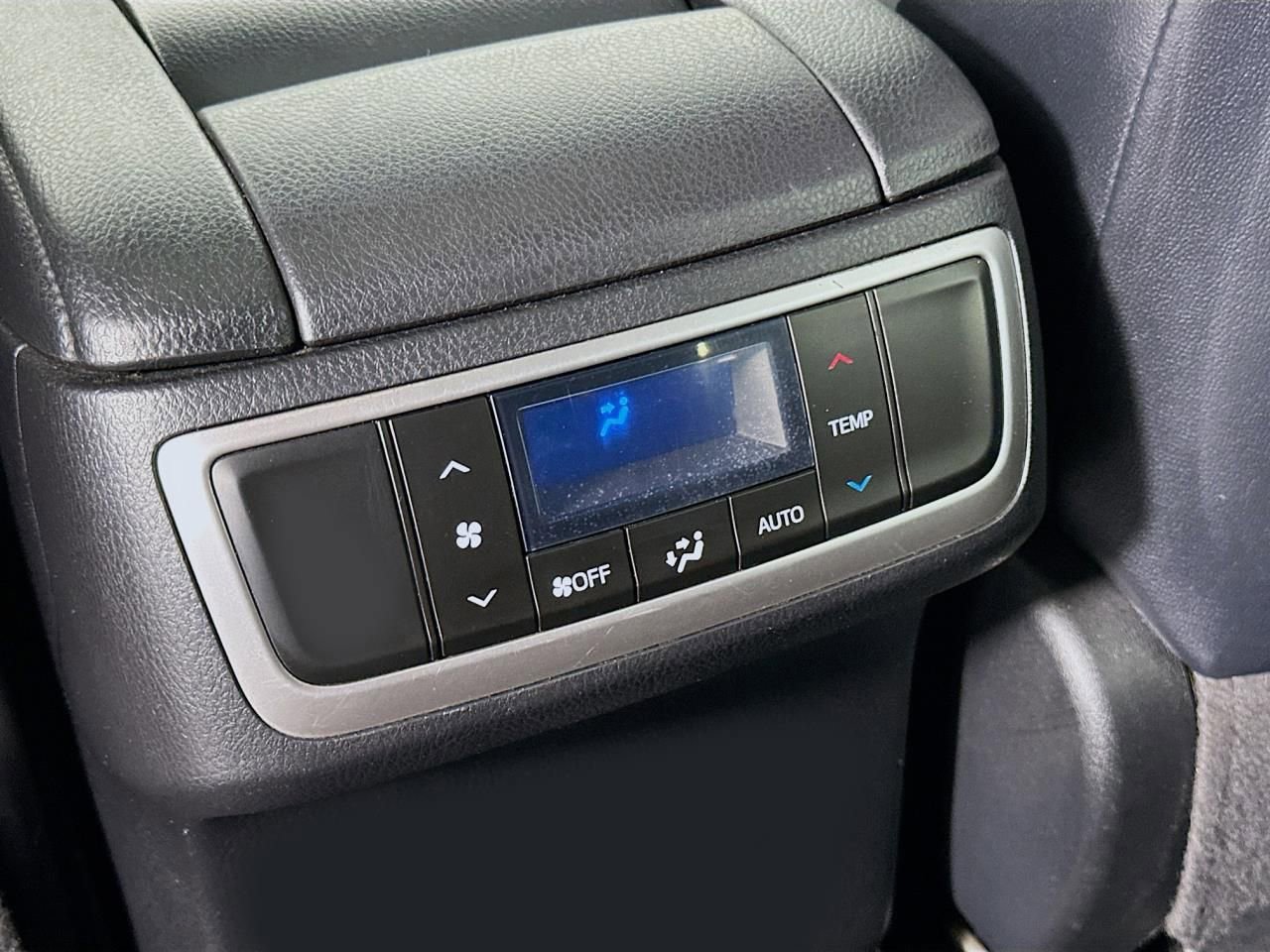 Used 2018 Toyota Highlander XLE image 41