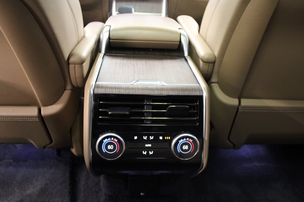Used 2024 Land Rover Range Rover Long Wheelbase Autobiography image 34