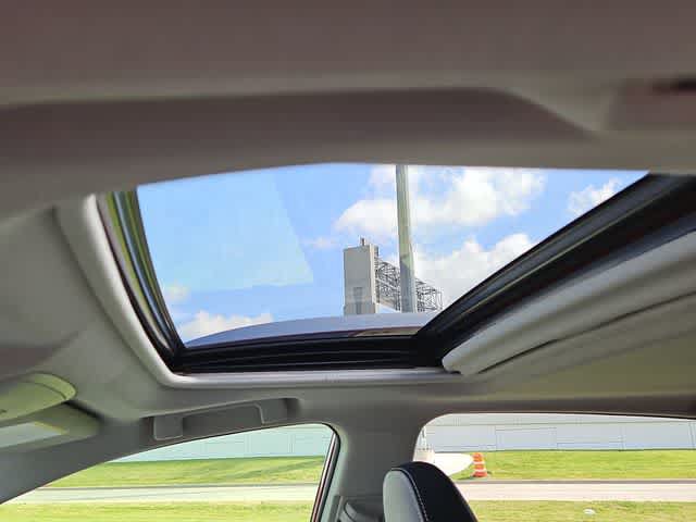Used 2017 Toyota RAV4 XLE FWD image 16