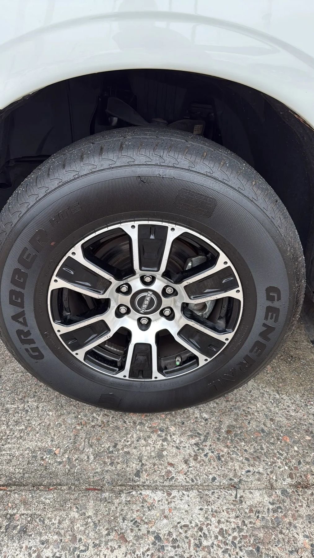 Used 2024 Nissan Titan SV w/ SV Convenience Package image 17