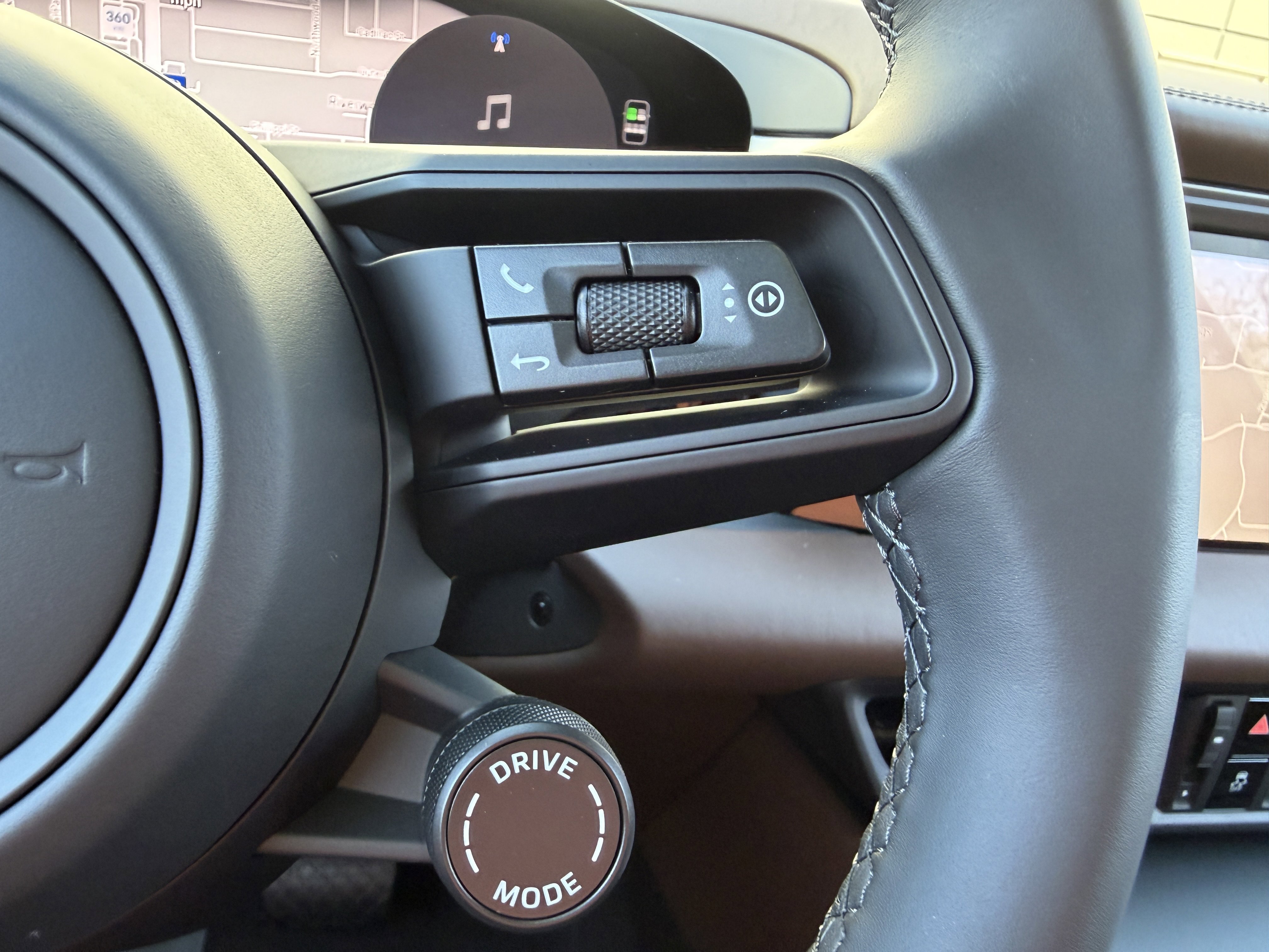 New 2026 Porsche Macan 4 Electric image 31